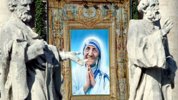 Папата обявява Майка Тереза за светица
