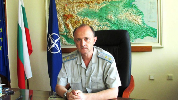 Генерал-майор Златко Златев подаде оставка. Ще прави експертизи в Авиоотряд 28