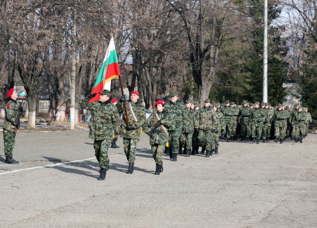 ГЕРБ отхвърли искането на ВМРО и НФСБ за наборна армия
