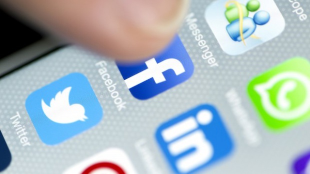 Медии и социални мрежи се обединяват срещу разпространението на невярна информация