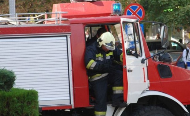Туристически автобус пламна край Бургас