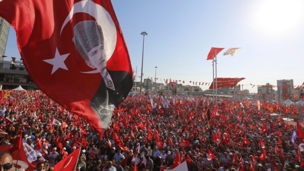 Турските власти с нови заповеди за арести на служители в съдилища и затвори