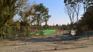 В парк Бедечка се строи отново, въпреки забраната на общината