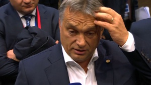 Опозицията в Унгария поискаха оставката на премиера Виктор Орбан