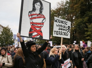 Полякини протестираха срещу пълната забрана на абортите
