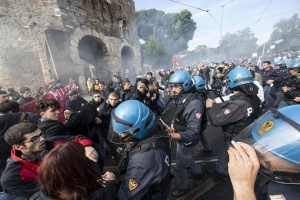 Масови протести срещу образователната реформа в Италия. Стигна се до сблъсъци