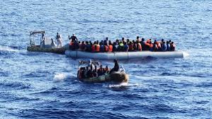 Румънски граничари заловиха 14 мигранти, прекосили с лодки река Дунав