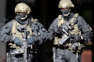 Немските спецчасти евакуираха квартал в Кемниц заради терорист