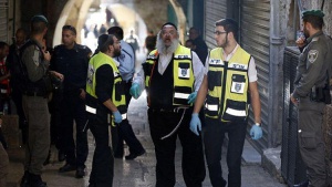 Неизвестен откри огън от кола на трамвайна спирка в Йерусалим