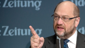 Шулц очаква санкциите срещу Русия да останат в сила
