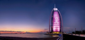 Най-високата сграда в света заблестя в цветовете на борбата с рака на гърдата