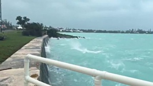 Ураганът "Никол" удари Бермудските острови
