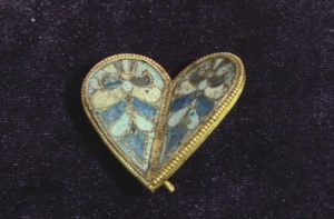 Археолози откриха златно сърце в царския дворец в Преслав
