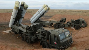 Русия и Индия подписаха споразумение за поставяне на зенитно-ракетни системи C-400