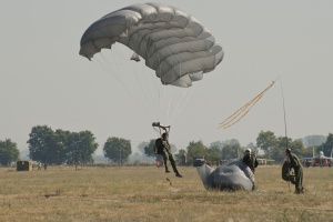 68-ма бригада отбелязаха Деня на военния парашутист