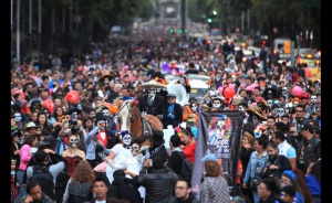 Уникално шествие на „мъртвите” в Мексико