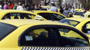 Такси удари 76-годишна жена в Пловдив