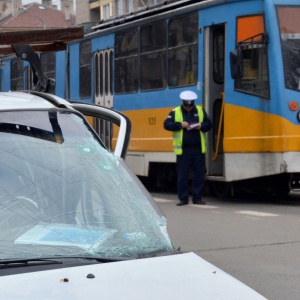 Поредна катастрофа между трамвай и автомобил в София
