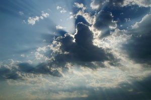 Днес е ветровито с променлива облачност. Максимални температури до 16°