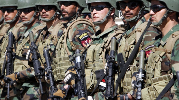 Повече от 40 военни от Афганистан избягаха по време на обучение в САЩ
