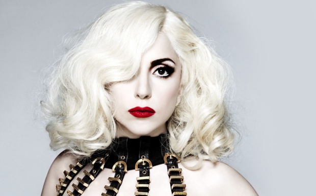 Гага представя три нови песни на мини турнето си в САЩ