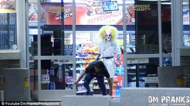 Серия от инциденти причинени от "клоуните убийци" във Великобритания