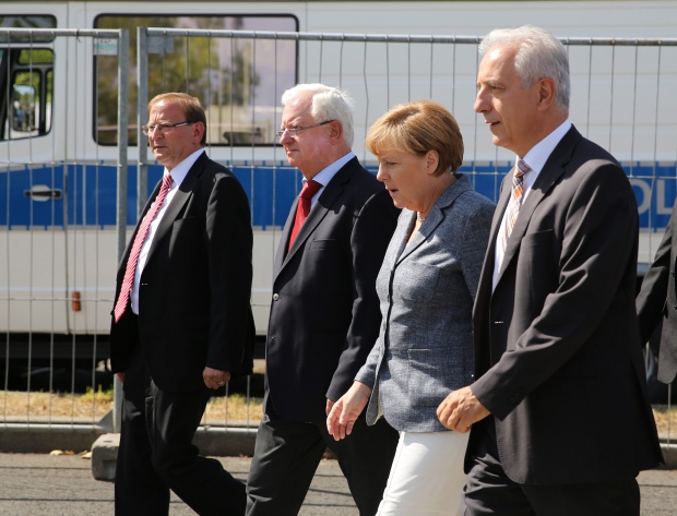Министър-председателят на Саксония призна за грешки при работата със самоубилия се сириец