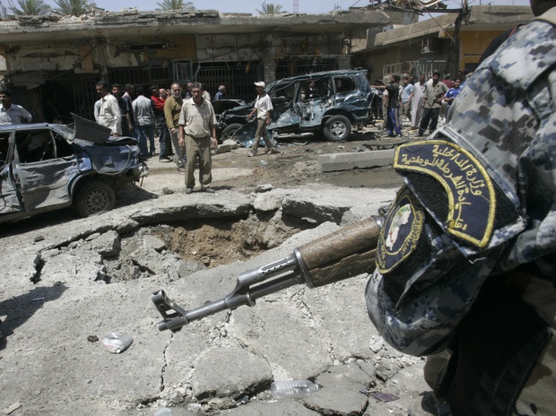 Атентатор самоубиец отне живота на 31 души в Багдад