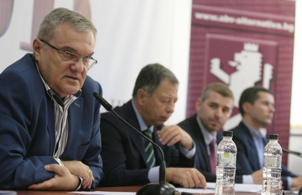 Румен Петков: Печелившата кандидатура на балотаж срещу Цачева е Ивайло Калфин