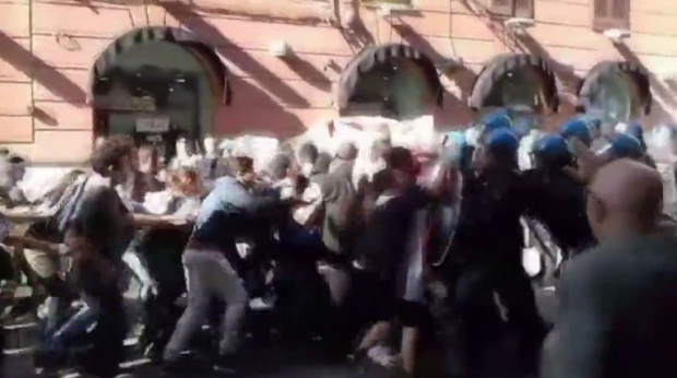 Стотици протестираха в Италия, имаше сблъсъци с полицията