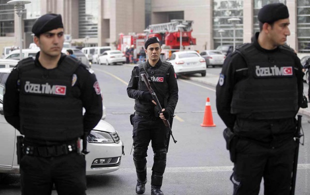 Властите в Турция арестуваха кюрдски представители на местната власт в Диарбекир