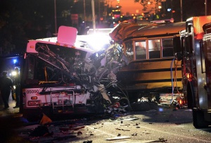 Шестима загинаха в катастрофа на училищен автобус в Балтимор