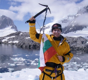 32-ма български изследователи заминават на експедиция в Антарктида