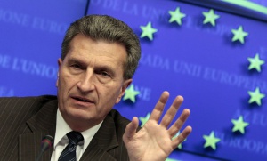Еврокомисарят Йотингер се извини за обидата спрямо китайския народ