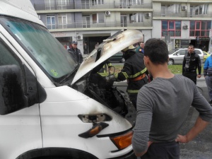 В Благоевград камион се запали в движение