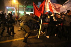 Сблъсъци между гръцката полиция и граждани в протест заради Обама
