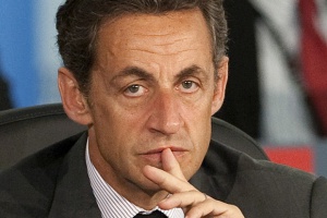 Саркози нарече "срамен" въпроса за парите от Кадафи