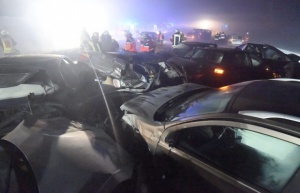 Тежка катастрофа с 40 автомобила в Китай. Няма данни за пострадали