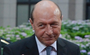 Додон иска анулиране на гражданството на Траян Бъсеску