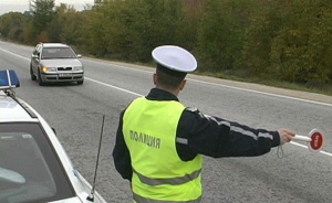 Арестуваха румънци, правели грабежи в България дегизирани като полицаи