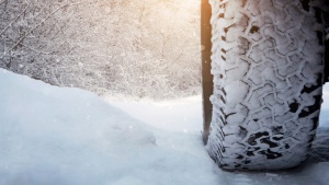 Ако ще пътувате извън България с кола, прочетете в кои страни зимните гуми са задължителни?