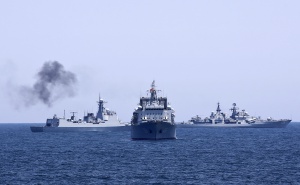 НАТО: Русия не е враждебно настроена, просто демонстрира сила в Средиземно море