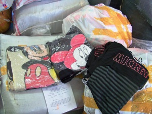 Митница Бургас унищожи 1999 контрабандни дрехи с логото на "Disney"