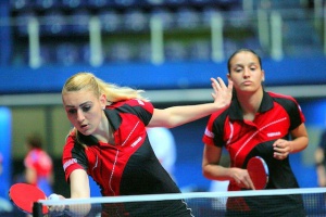 Сестрите Йовкови доволни от публиката на квалификациите за Европейкото по тенис на маса