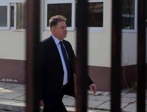 Обвиниха Ненчев в укриване на договори за МИГ-овете за близо 4 млн. евро