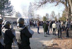 ЕНП: Бунтът в Харманли е оправдан заради условията в бежанския център