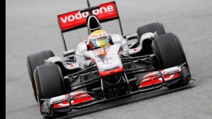 Хамилтън с първо време на треноровката в Абу Даби