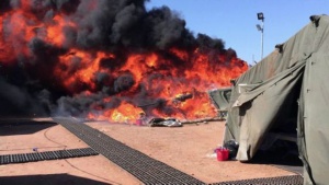 Лесбос опожарен! Мигранти подпалиха лагера след смъртта на жена и дете при газова експлозия (обновена)