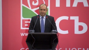 Ген. Радев: Трябват спешни мерки за екстрадицията на размирните мигранти