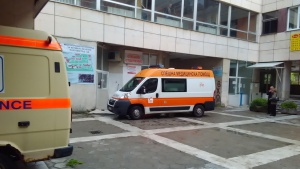 Шофьор на линейка ограби покойник в София